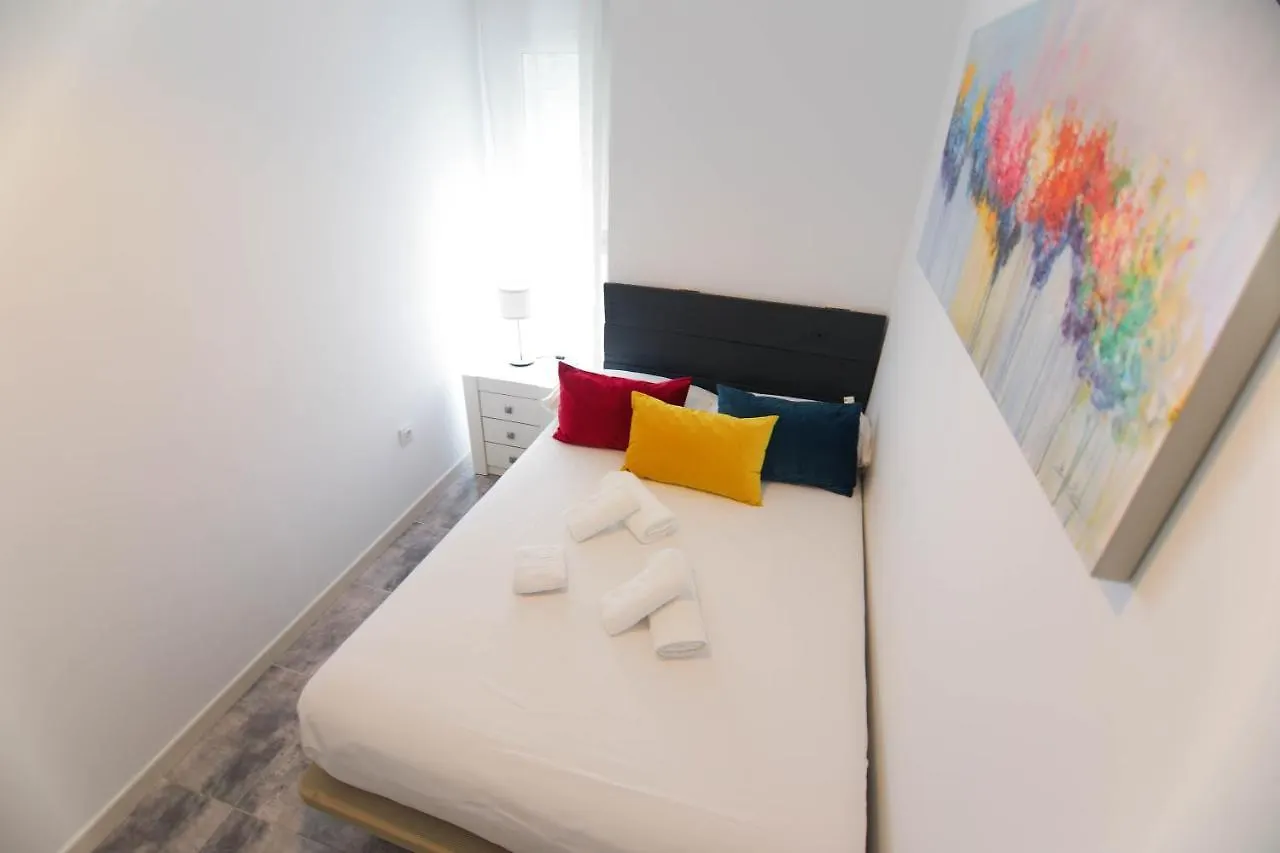 RentalSevilla Apartamento de 3 dormitorios en Triana 0*, Sevilla